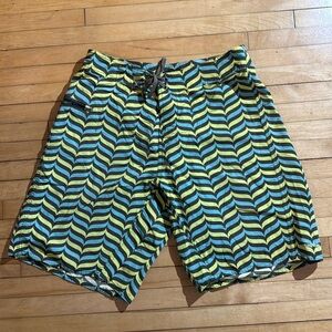 Patagonia Wavefarer Board Shorts 32”